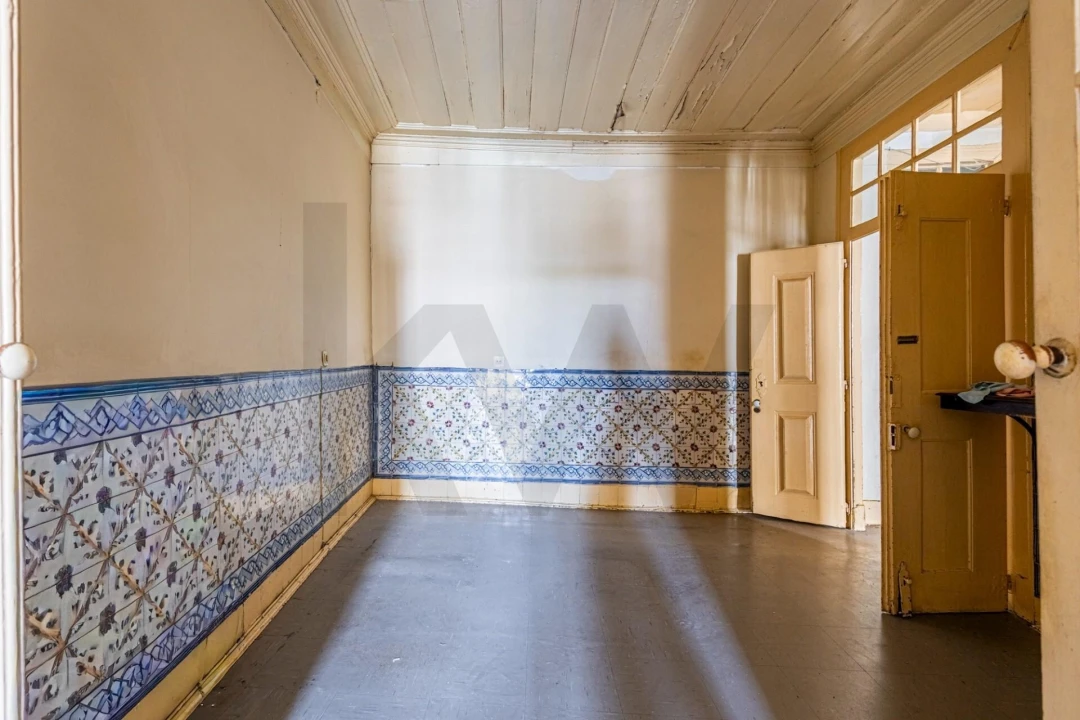 Prédio para Venda em Romeira e Várzea Foto 13