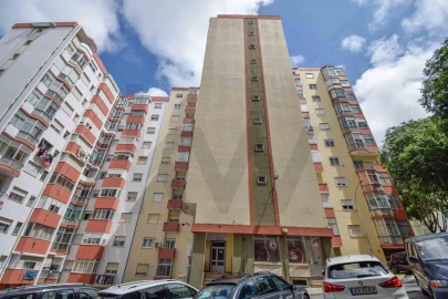 Apartamento T1 para Venda em Alfragide