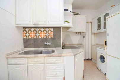 Apartamento T1 para Venda em Alfragide