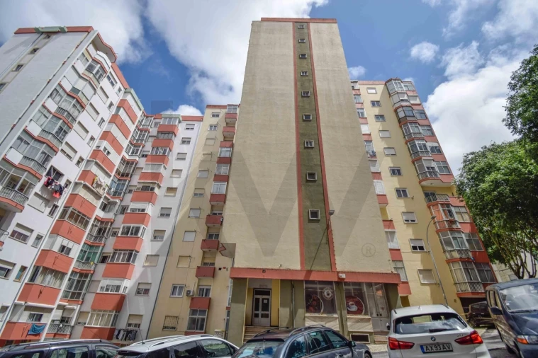 Apartamento T1 para Venda em Alfragide Foto 23