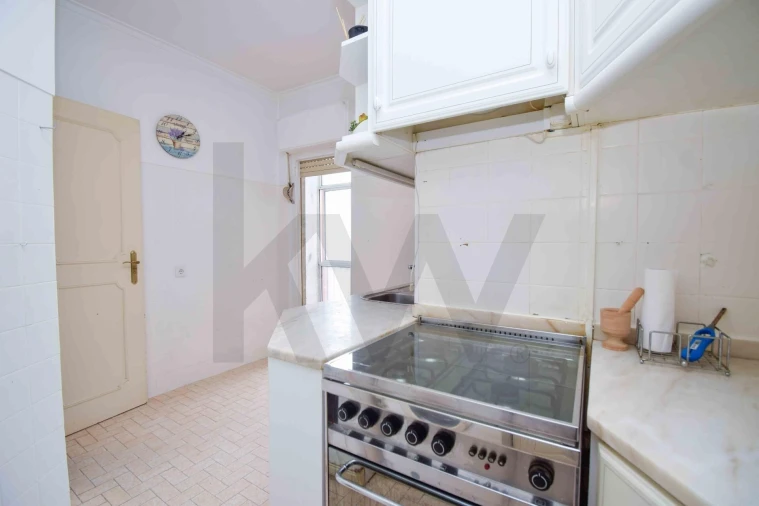 Apartamento T1 para Venda em Alfragide Foto 11