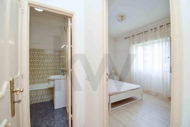 Apartamento T1 para Venda em Alfragide Foto 13