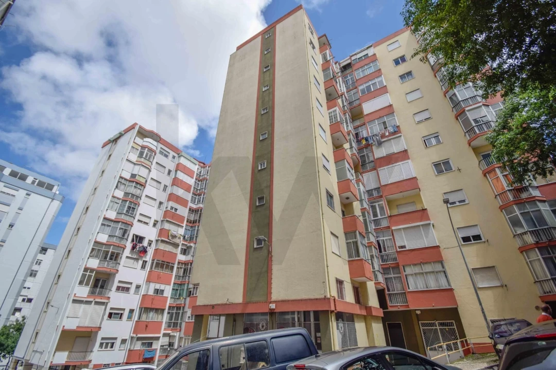 Apartamento T1 para Venda em Alfragide Foto 24