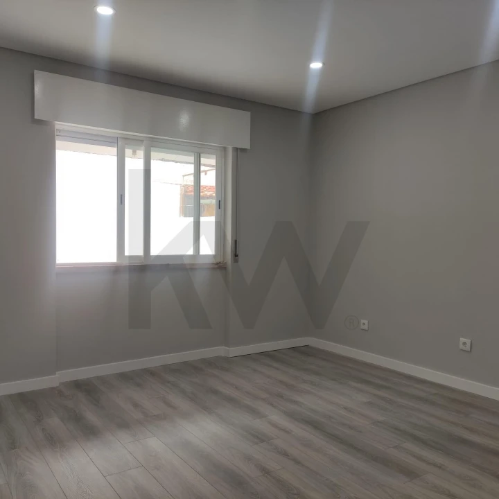 Apartamento T2 para Venda em Almada, Cova da Piedade, Pragal e Cacilhas Foto 2
