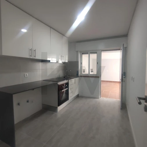 Apartamento T2 para Venda em Almada, Cova da Piedade, Pragal e Cacilhas Foto 9