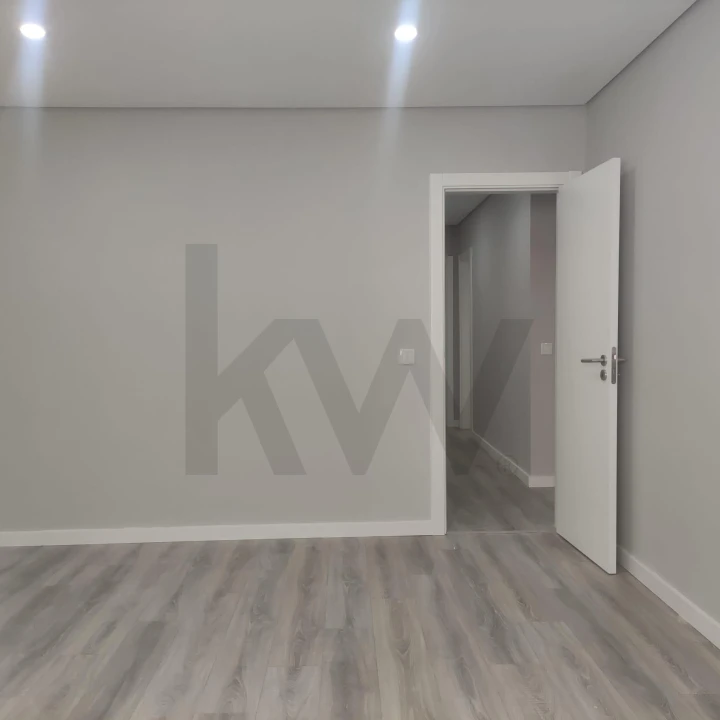 Apartamento T2 para Venda em Almada, Cova da Piedade, Pragal e Cacilhas Foto 3
