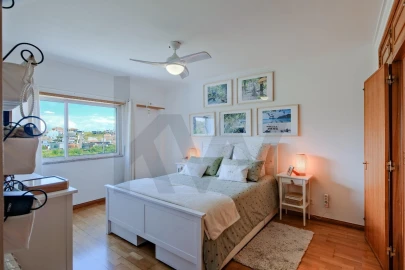 Apartamento T3 para Venda em Carcavelos e Parede