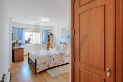 Apartamento T3 para Venda em Carcavelos e Parede