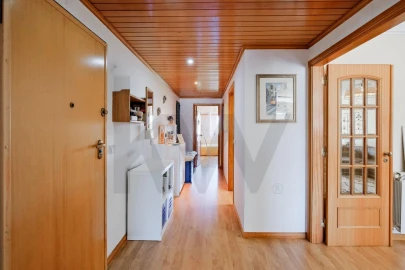 Apartamento T3 para Venda em Carcavelos e Parede