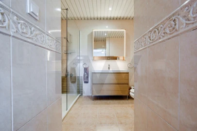 Apartamento T3 para Venda em Carcavelos e Parede