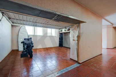 Apartamento T3 para Venda em Carcavelos e Parede