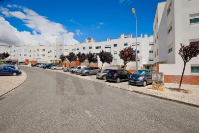 Apartamento T3 para Venda em Carcavelos e Parede