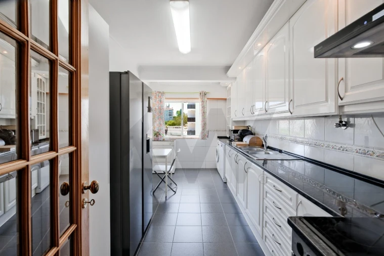 Apartamento T3 para Venda em Carcavelos e Parede Foto 24