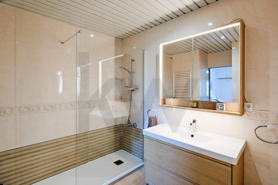 Apartamento T3 para Venda em Carcavelos e Parede Foto 21