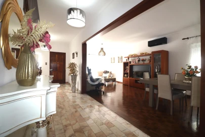 Moradia T5 para Venda em Ribeira Seca