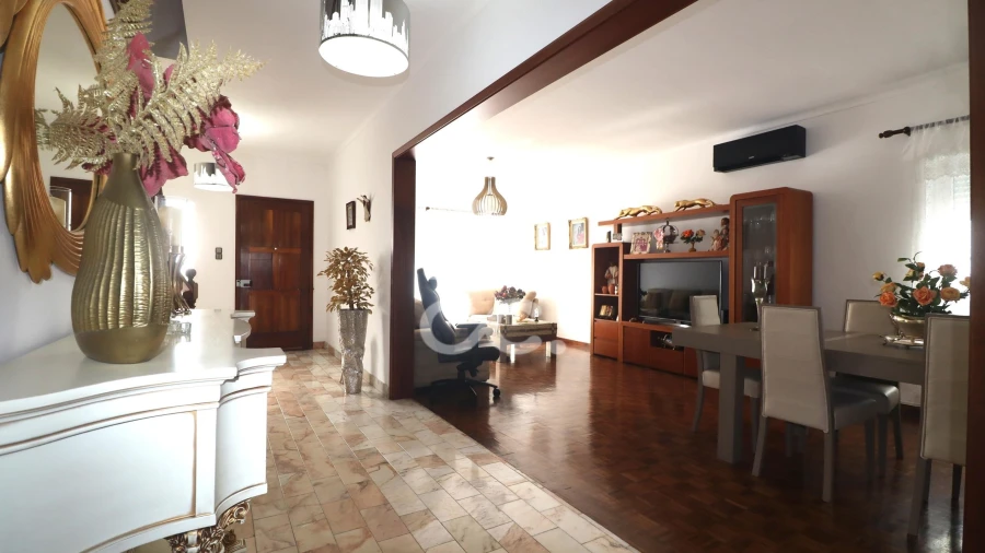 Moradia T5 para Venda em Ribeira Seca
