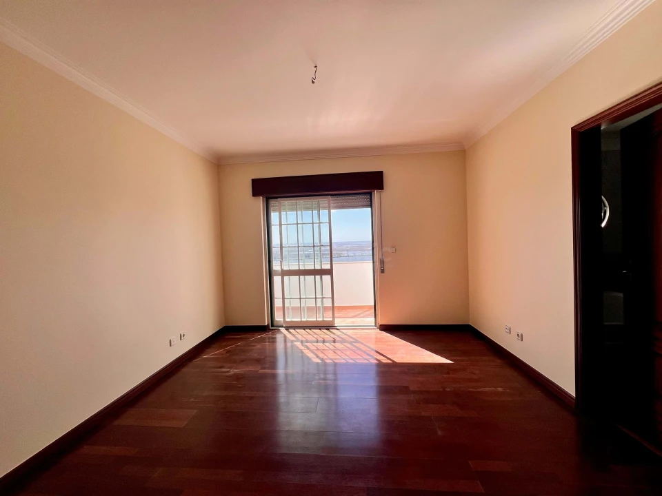 Moradia T6 para Venda em Vila Franca de Xira Foto 8