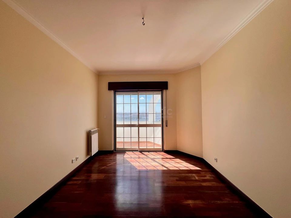 Moradia T6 para Venda em Vila Franca de Xira Foto 16