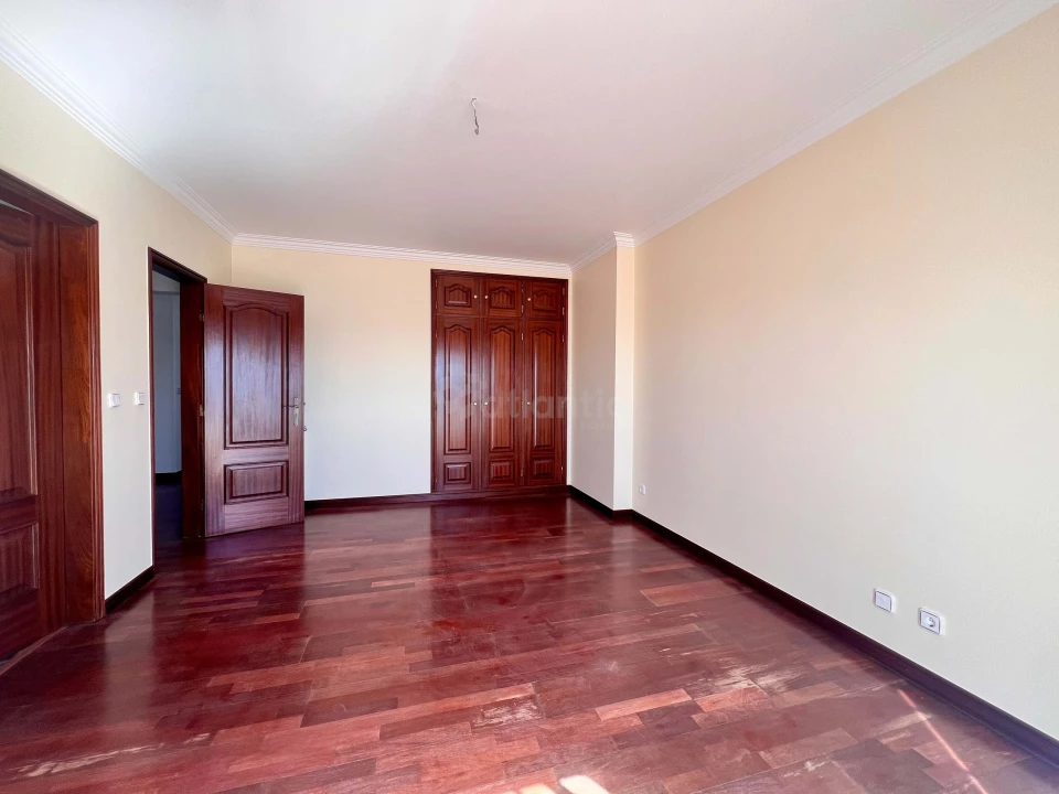 Moradia T6 para Venda em Vila Franca de Xira Foto 5