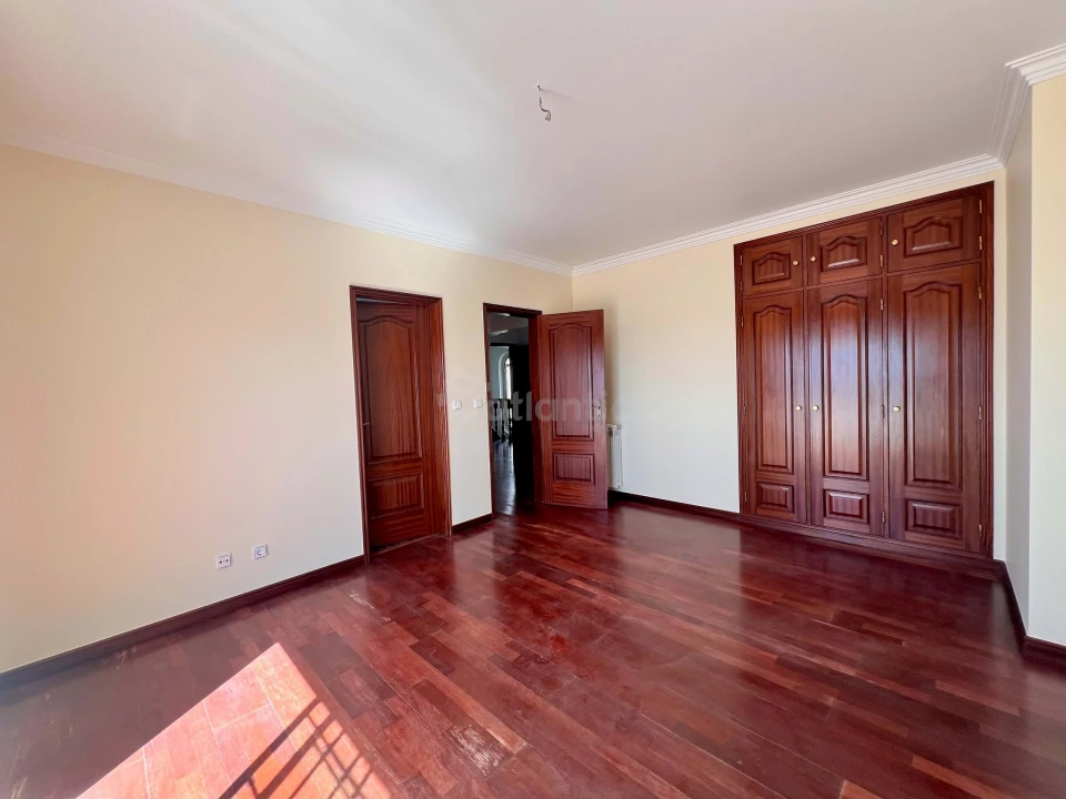 Moradia T6 para Venda em Vila Franca de Xira Foto 6