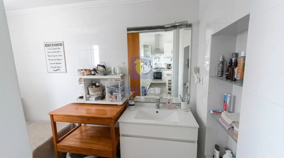 Apartamento T2 para Venda em Beato Foto 6