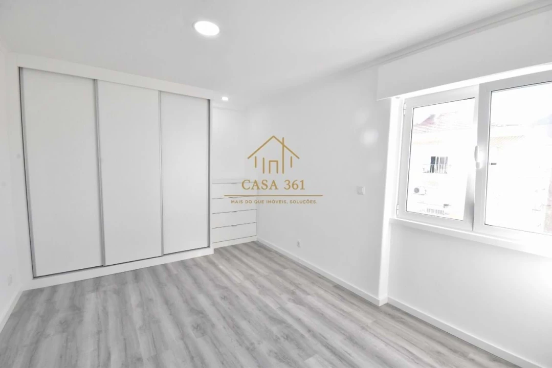 Apartamento T2 para Venda em Vila Franca de Xira Foto 13