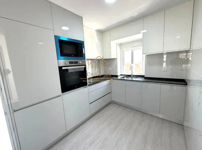 Apartamento T2 para Venda em Vila Franca de Xira Foto 2