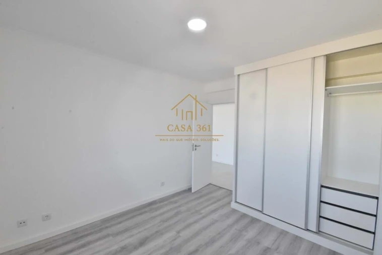 Apartamento T2 para Venda em Vila Franca de Xira Foto 17