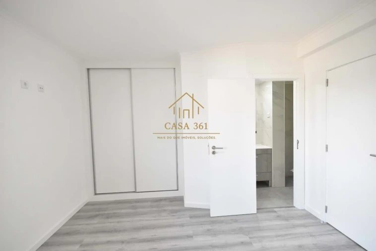 Apartamento T2 para Venda em Vila Franca de Xira Foto 12