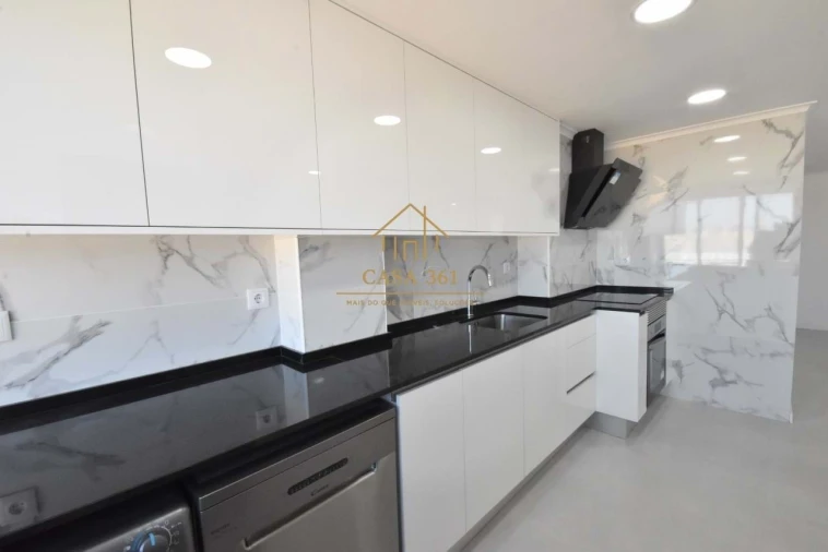 Apartamento T2 para Venda em Vila Franca de Xira Foto 3