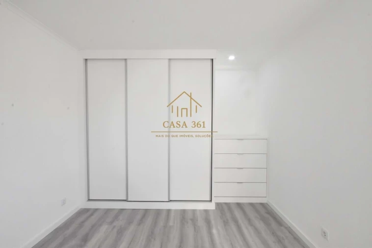 Apartamento T2 para Venda em Vila Franca de Xira Foto 15