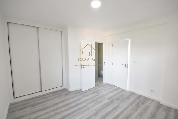 Apartamento T2 para Venda em Vila Franca de Xira Foto 11