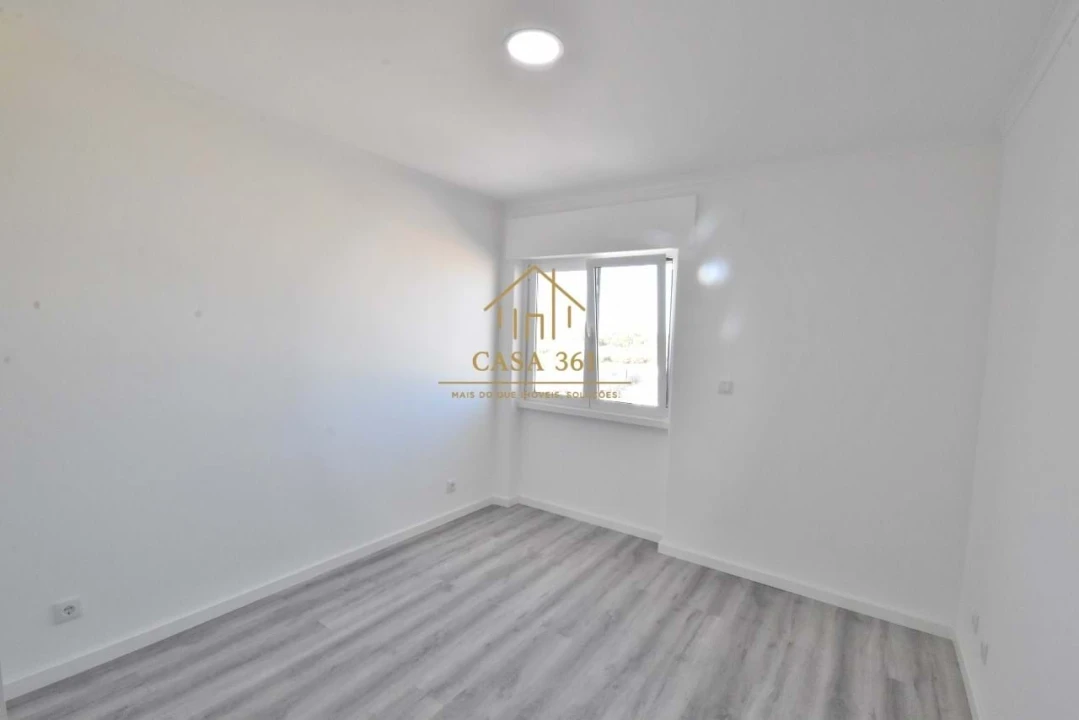 Apartamento T2 para Venda em Vila Franca de Xira Foto 16