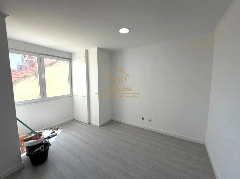 Apartamento T2 para Venda em Vila Franca de Xira Foto 4