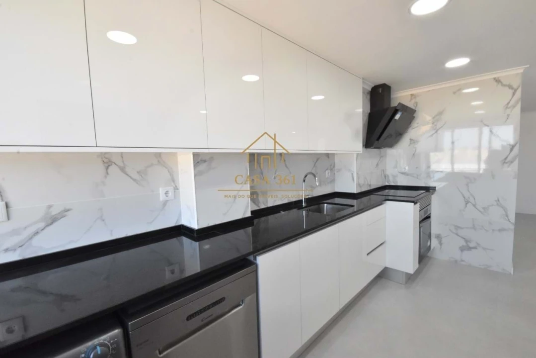 Apartamento T2 para Venda em Vila Franca de Xira Foto 3