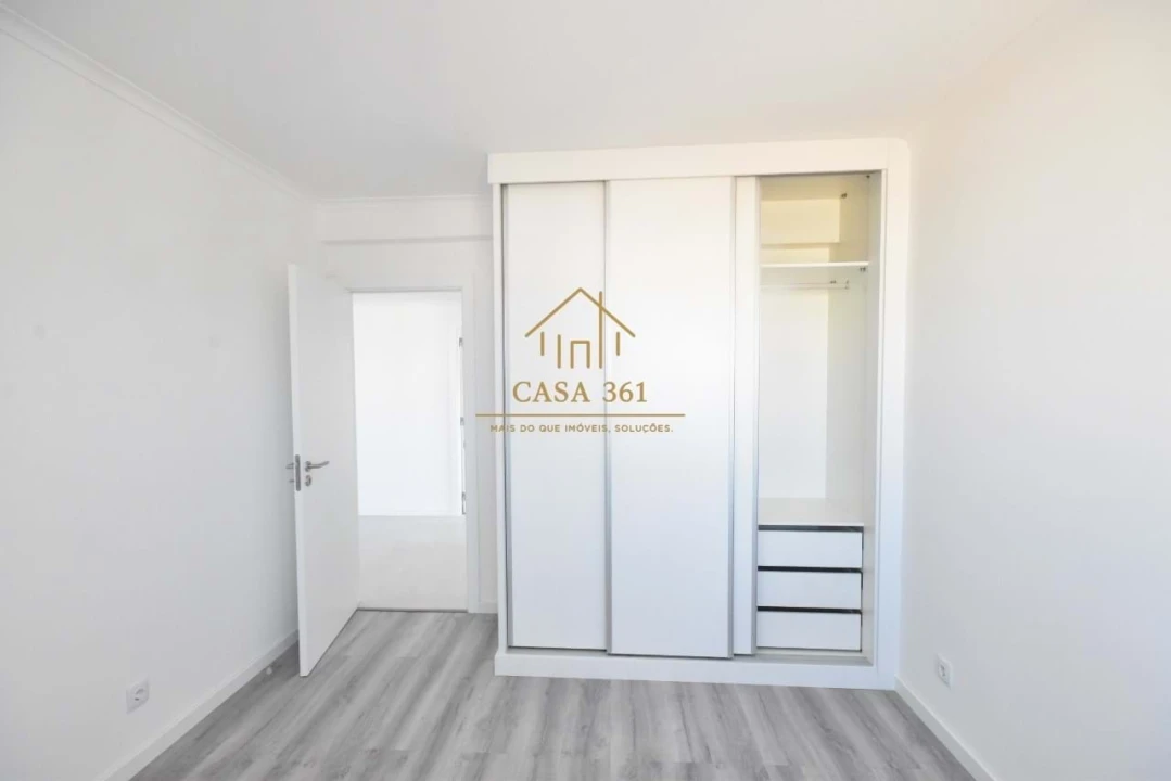 Apartamento T2 para Venda em Vila Franca de Xira Foto 19