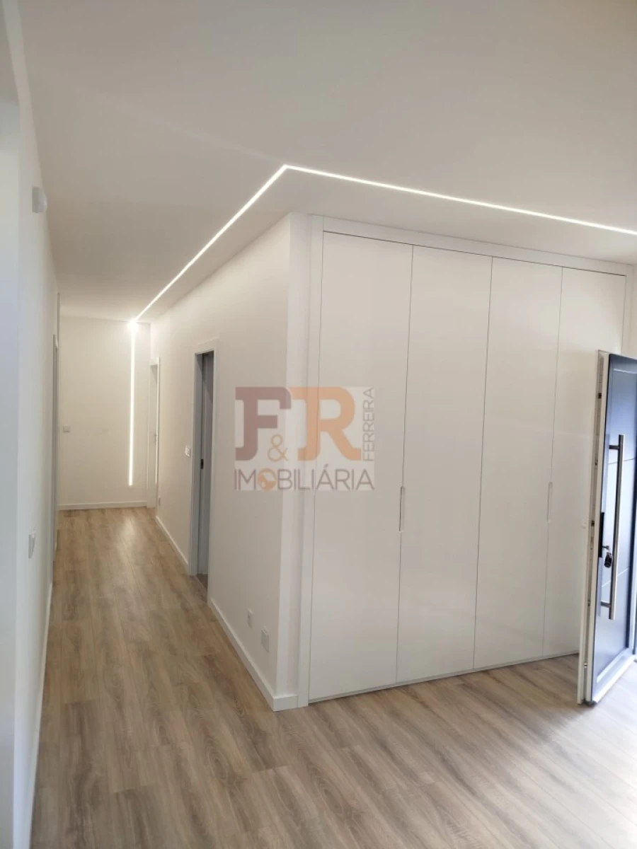 Moradia T3 para Venda em Fernao Ferro Foto 4
