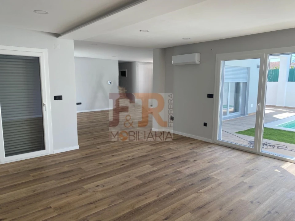 Moradia T3 para Venda em Fernao Ferro Foto 5