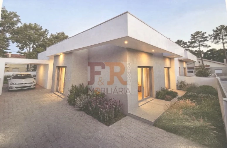 Moradia T3 para Venda em Fernao Ferro Foto 23
