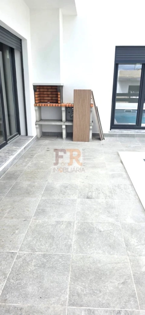 Moradia para Venda em Fernao Ferro