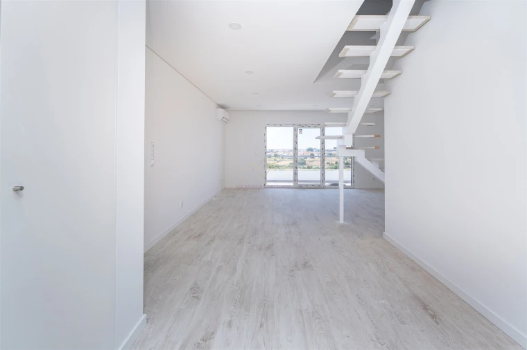 Apartamento T4 para Venda em Seixal, Arrentela e Aldeia de Paio Pires Foto 3