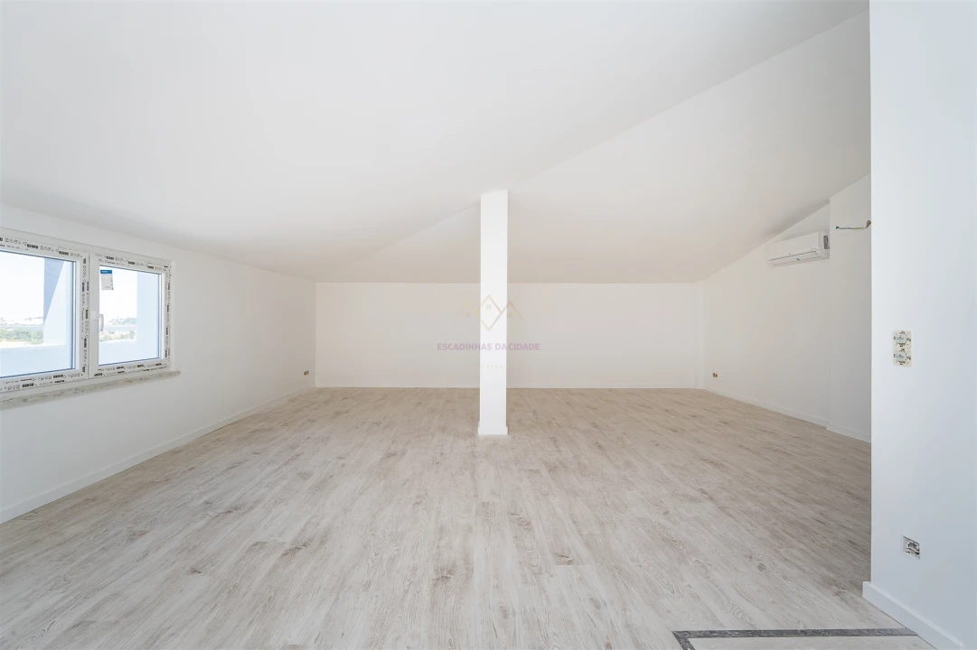 Apartamento T4 para Venda em Seixal, Arrentela e Aldeia de Paio Pires Foto 13