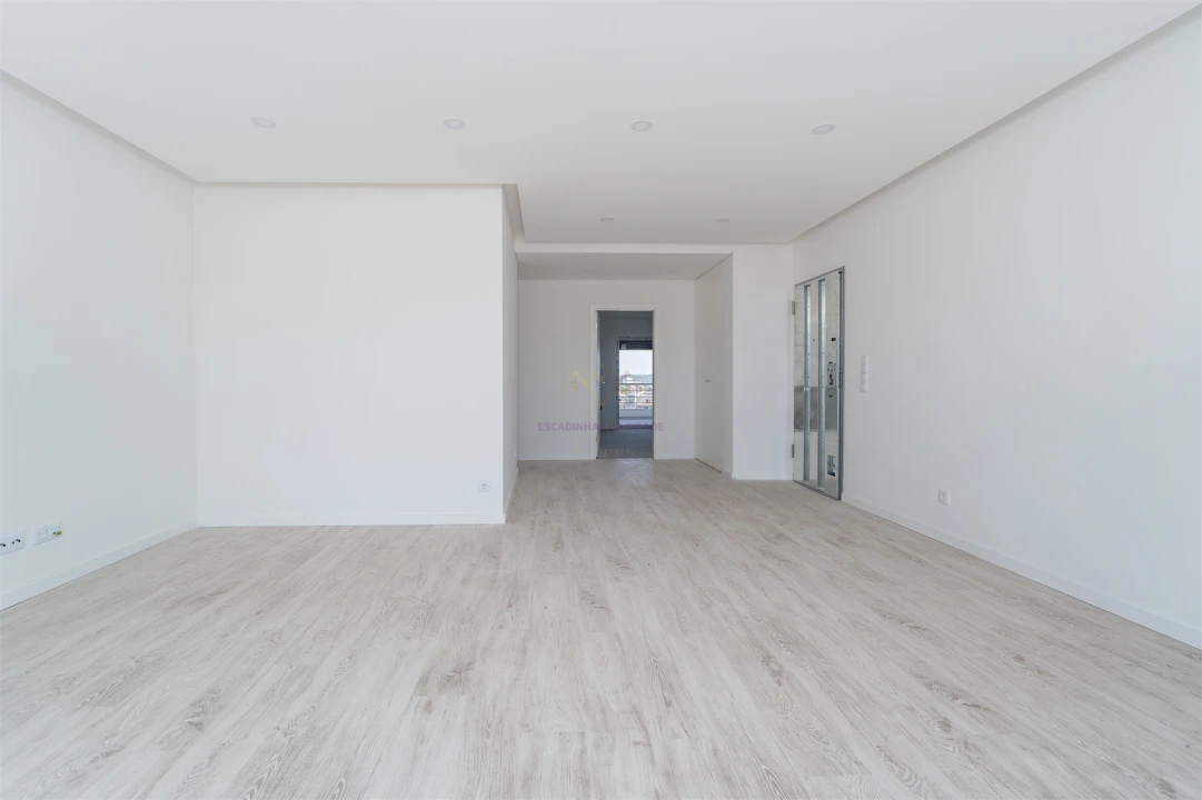 Apartamento T1 para Venda em Seixal, Arrentela e Aldeia de Paio Pires Foto 14