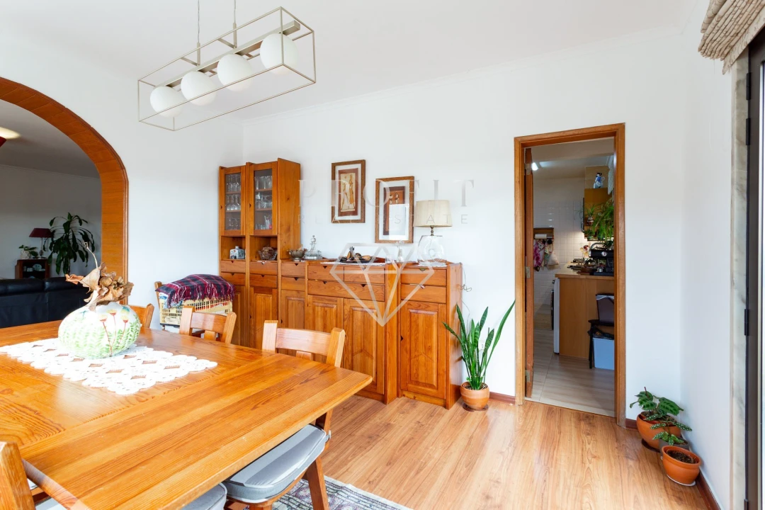 Apartamento T3 para Venda em Carnaxide e Queijas Foto 12