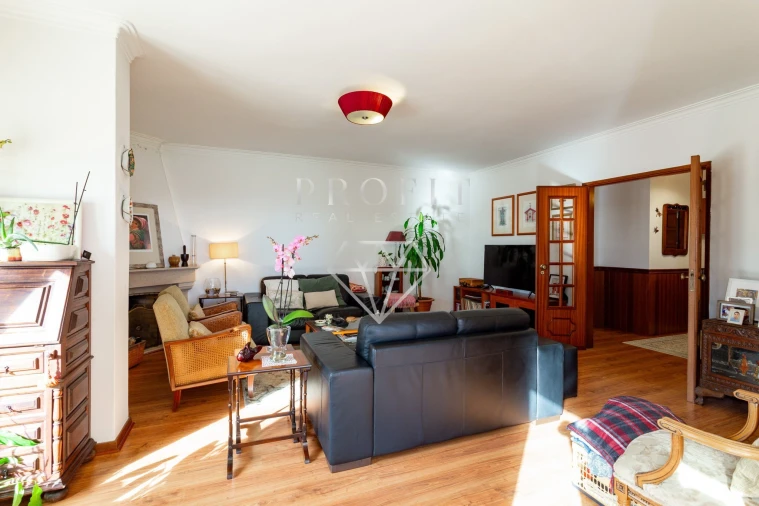 Apartamento T3 para Venda em Carnaxide e Queijas Foto 17