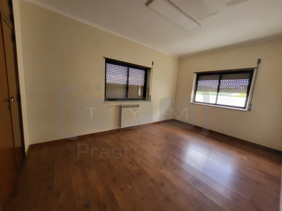 Moradia T5 para Venda em São João Baptista e Santa Maria dos Olivais Foto 8