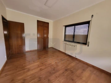 Moradia T5 para Venda em São João Baptista e Santa Maria dos Olivais