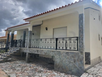 Moradia T5 para Venda em São João Baptista e Santa Maria dos Olivais