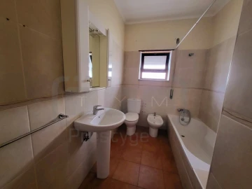 Moradia T5 para Venda em São João Baptista e Santa Maria dos Olivais