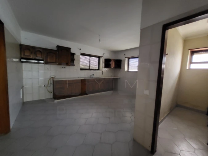 Moradia T5 para Venda em São João Baptista e Santa Maria dos Olivais Foto 14